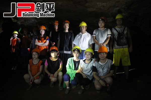 上海劍平深入洞穴體會(huì )靜謐的祥和