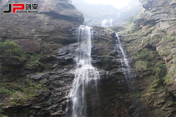 匡廬奇秀甲天下，劍平平衡機美名揚